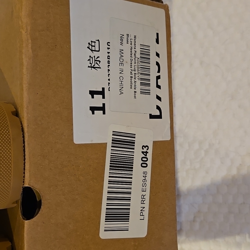 WOMENS NIB LUG SOLE PLATFORM ANKLE BOOTS š¢ - Picture 5 of 5